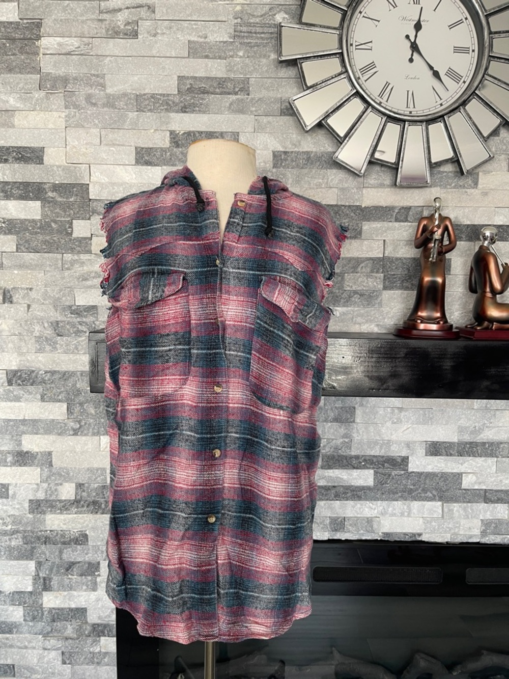 American Favorites Plaid Hooded Women’s Sleeveless  Shirt Size M